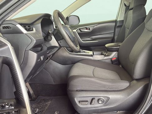 Used 2021 Toyota RAV4 XLE FWD image 22
