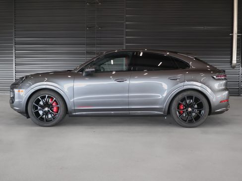 Certified 2026 Porsche Cayenne S AWD/4WD image 2