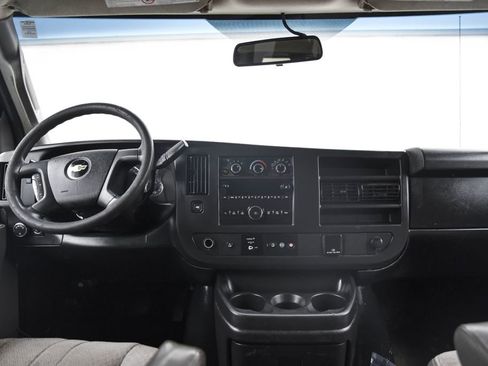 Used 2018 Chevrolet Express 3500 LT w/ LT Preferred Equipment Group image 22