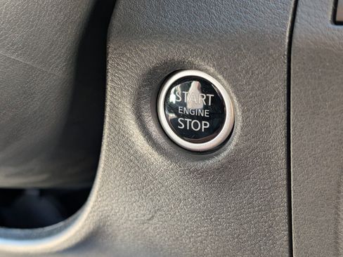 Certified 2025 Nissan Frontier SV image 21