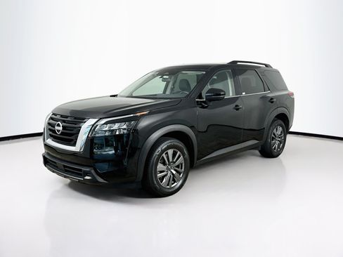 Used 2025 Nissan Pathfinder SV AWD/4WD image 3