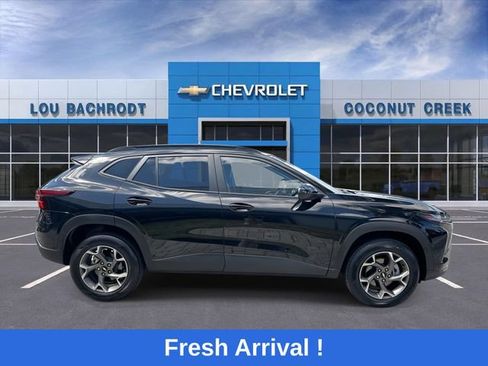 Used 2024 Chevrolet Trax LT FWD image 9