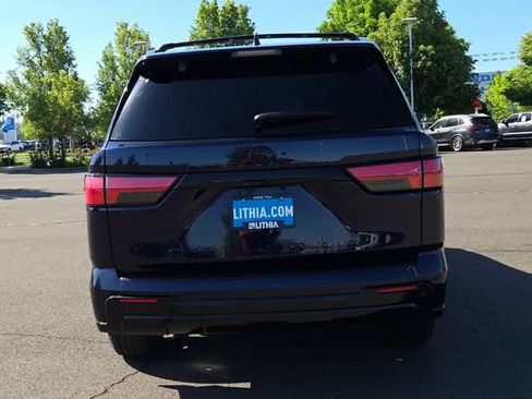 Used 2025 Toyota Sequoia Platinum AWD/4WD image 7