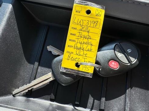 Used 2016 Toyota Tundra Limited image 14