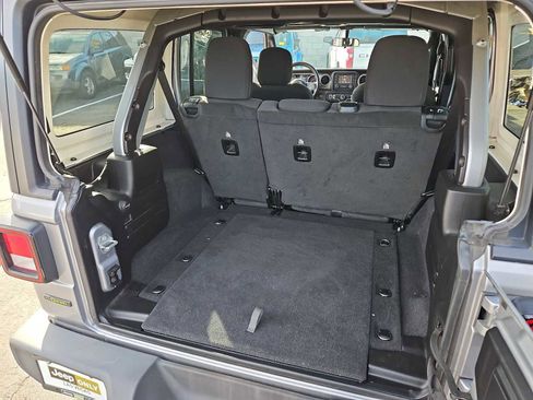 Used 2021 Jeep Wrangler Unlimited Sport image 31