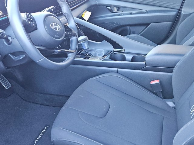 Used 2025 Hyundai Elantra SEL FWD image 15