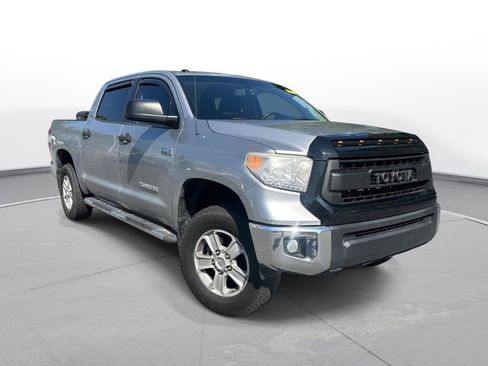 Used 2016 Toyota Tundra SR5 w/ SR5 Upgrade Package AWD/4WD image 4