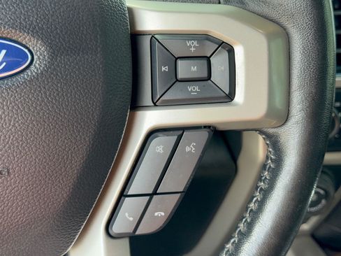 Used 2020 Ford F150 Lariat w/ Equipment Group 502A Luxury AWD/4WD image 19