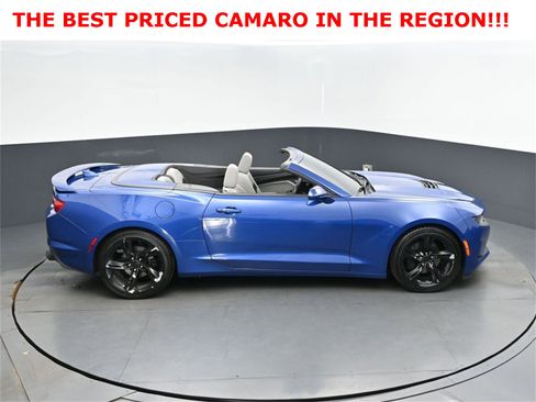 Used 2022 Chevrolet Camaro LT w/ Technology Package image 32