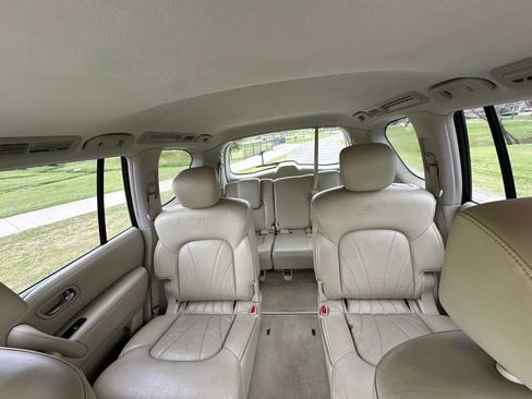 Used 2014 INFINITI QX80 4WD w/ Deluxe Touring Package image 13