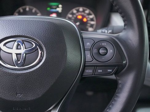 Certified 2024 Toyota Corolla SE image 18