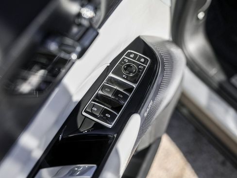 Certified 2024 Cadillac Lyriq Sport image 21