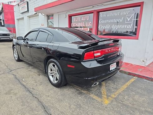 Used 2014 Dodge Charger R/T w/ Blacktop Package image 21