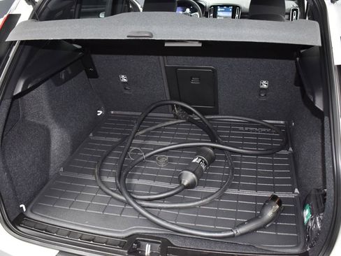 Used 2024 Volvo XC40 Recharge Plus w/ Protection Package Premier image 7