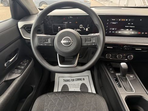 Certified 2025 Nissan Kicks SV image 29