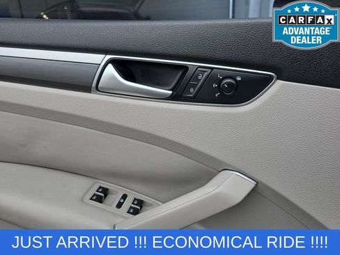 Used 2018 Volkswagen Passat 2.0T R-Line w/ R-Line Lighting Package FWD image 12