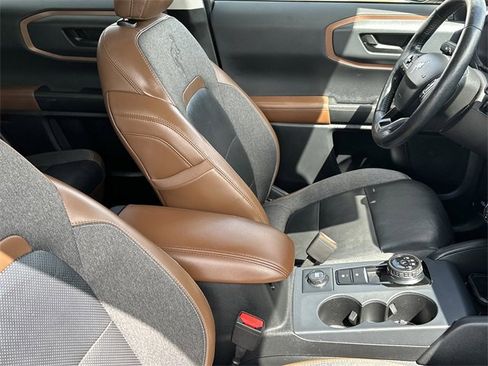 Used 2021 Ford Bronco Sport Outer Banks w/ Outer Banks Package (96D) image 12