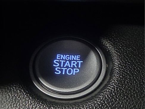 Used 2023 Hyundai Elantra SEL image 16