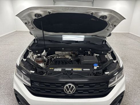 Used 2022 Volkswagen Atlas Cross Sport SEL R-Line image 19