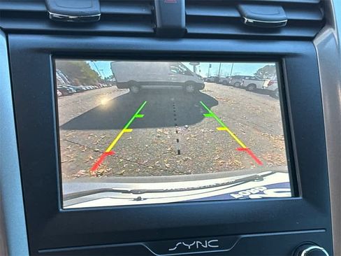 Used 2020 Ford Fusion SE image 26