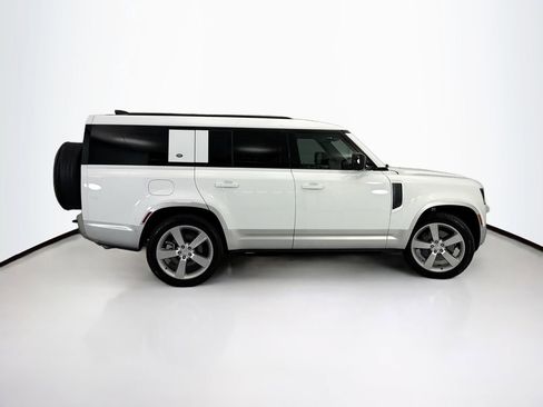 Used 2023 Land Rover Defender 130 First Edition image 4