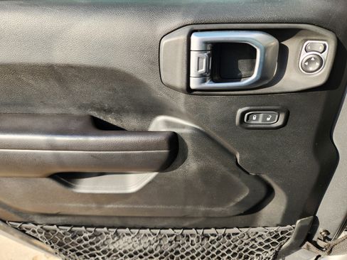 Used 2020 Jeep Wrangler Unlimited Sport S image 30