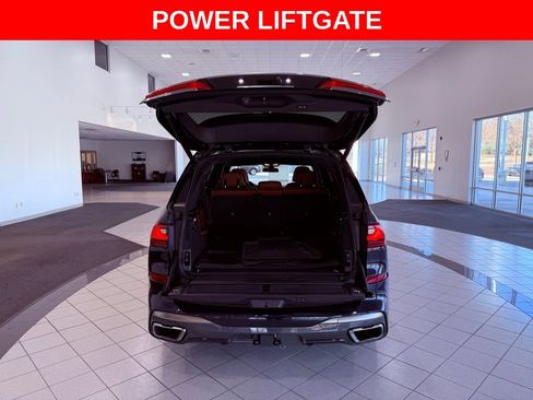 Used 2022 BMW X7 M50i image 7