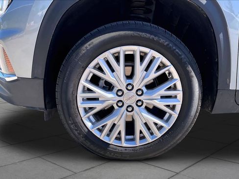 Used 2024 GMC Acadia Elevation FWD image 11