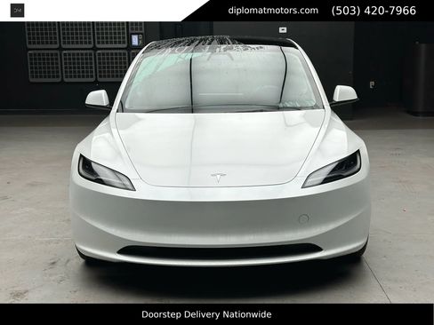 Used 2024 Tesla Model 3 Standard Range image 8