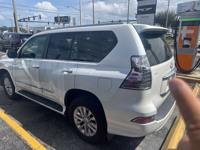 Used 2018 Lexus GX 460 Premium w/ Premium Package AWD/4WD image 3