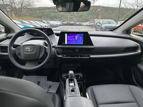 Used 2023 Toyota Prius LE image 12