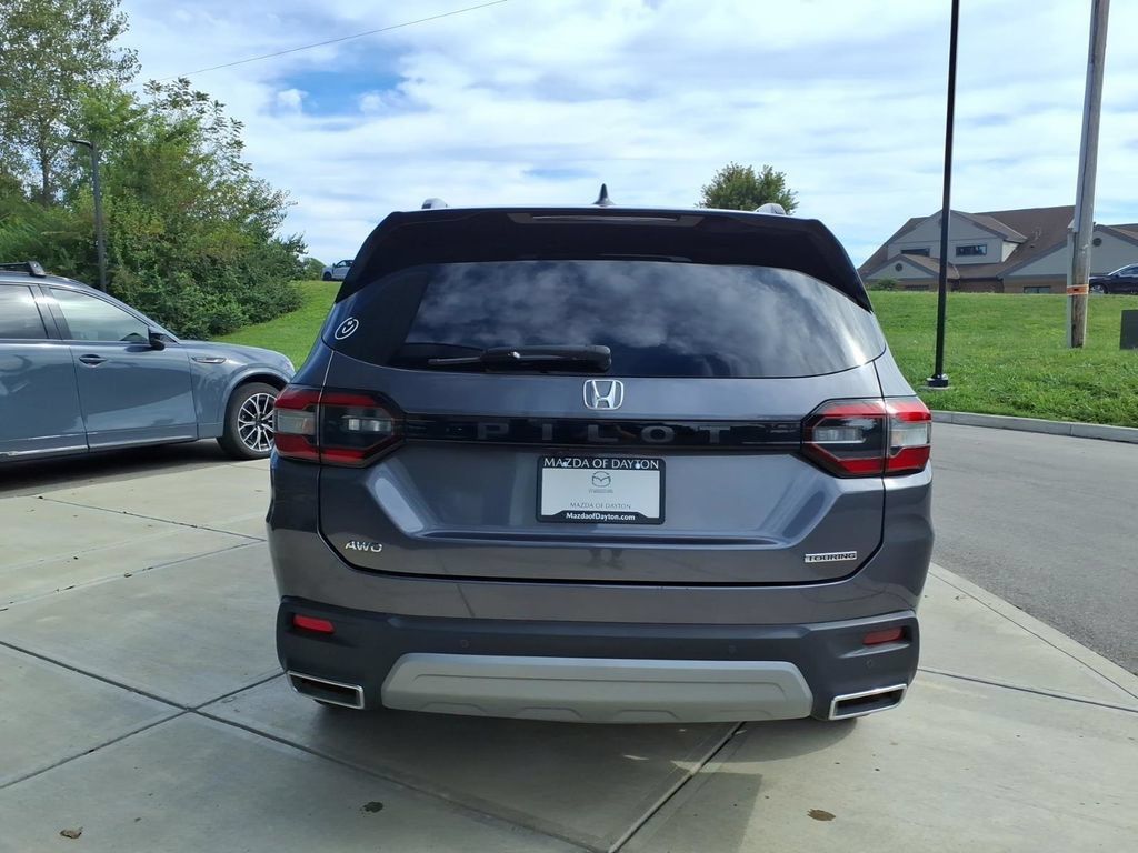 Used 2024 Honda Pilot Touring image 6