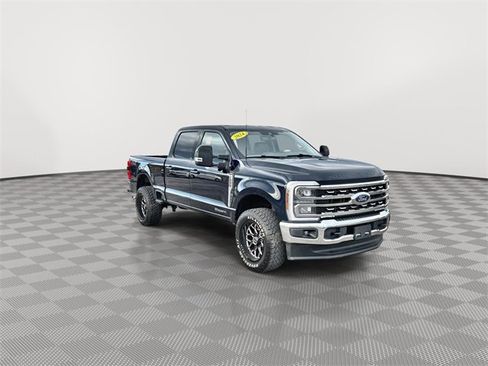 Used 2024 Ford F250 Lariat image 2