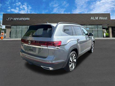 Used 2025 Volkswagen Atlas SE FWD image 5