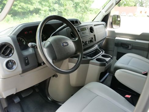 Used 2014 Ford E-350 and Econoline 350 XL w/ Power Windows & Locks Group RWD image 15