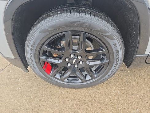 Used 2021 Chevrolet Traverse Premier w/ Redline Edition image 25