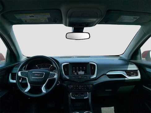 Used 2024 GMC Terrain SLE w/ Driver Convenience Package image 18