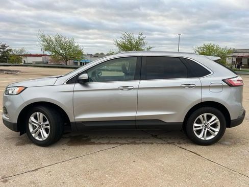 Used 2022 Ford Edge Titanium image 3