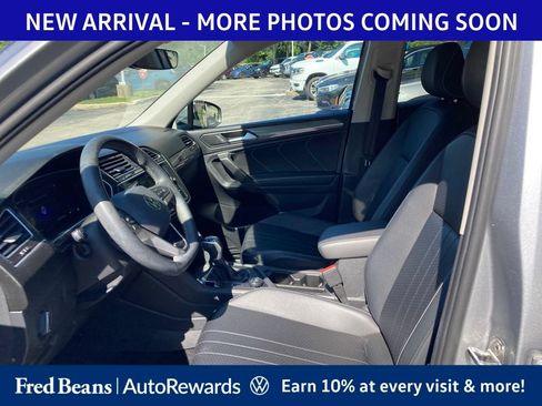 Certified 2023 Volkswagen Tiguan SE w/ Panoramic Sunroof Package AWD/4WD image 9