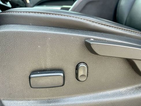 Used 2022 Chevrolet Colorado ZR2 w/ ZR2 Dusk Special Edition image 16