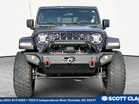Used 2022 Jeep Gladiator Sport image 2