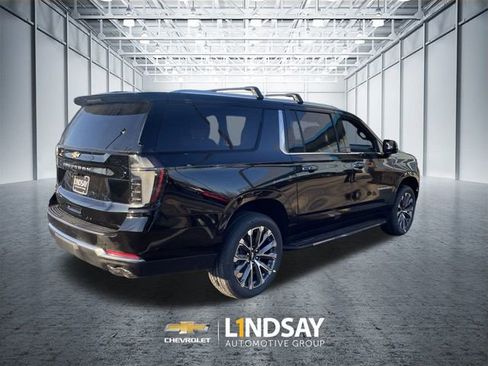 New 2026 Chevrolet Suburban High Country w/ Sun And Tow Package image 8