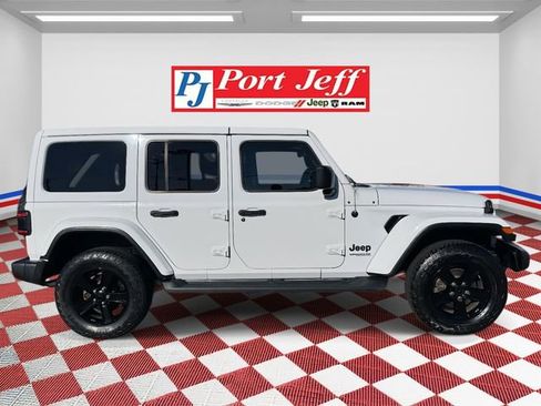 Used 2021 Jeep Wrangler Unlimited Sahara image 5