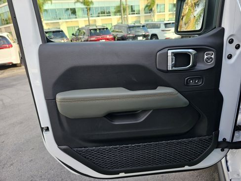 New 2026 Jeep Gladiator Mojave image 21