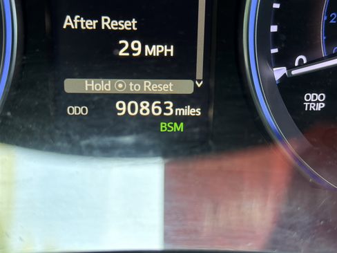 Used 2018 Toyota Highlander XLE image 22