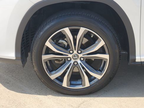 Certified 2022 Lexus RX 350L FWD w/ Premium Package image 9
