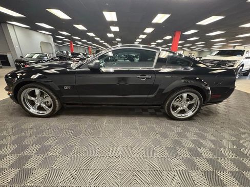 Used 2007 Ford Mustang GT RWD image 8