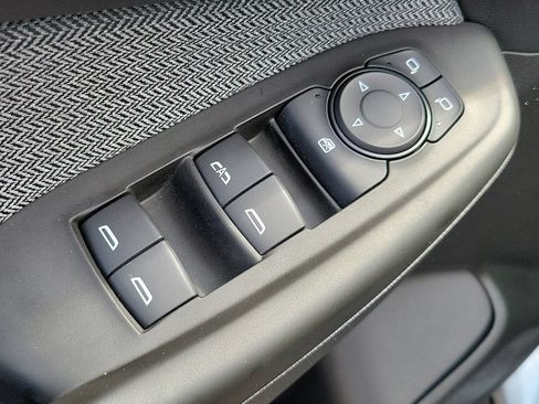 Used 2025 Chevrolet TrailBlazer LS FWD image 11