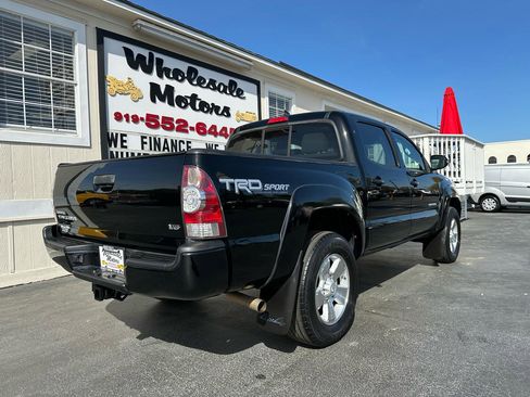 Used 2015 Toyota Tacoma 4x4 Double Cab w/ TRD Sport Package image 6