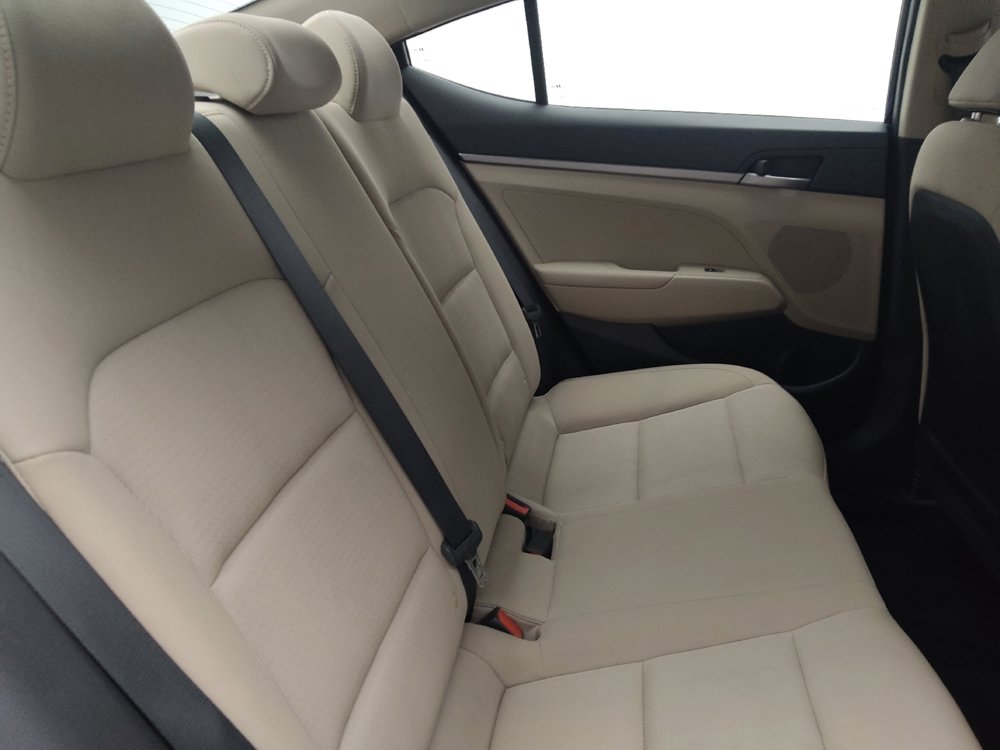 Used 2018 Hyundai Elantra SE FWD image 19
